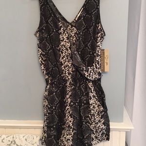 V-neck snake skin printed romper with tags